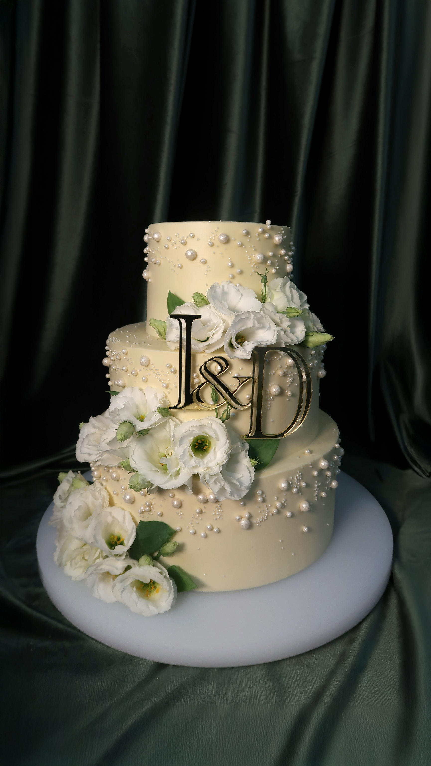 White Roses, Timeless Vows