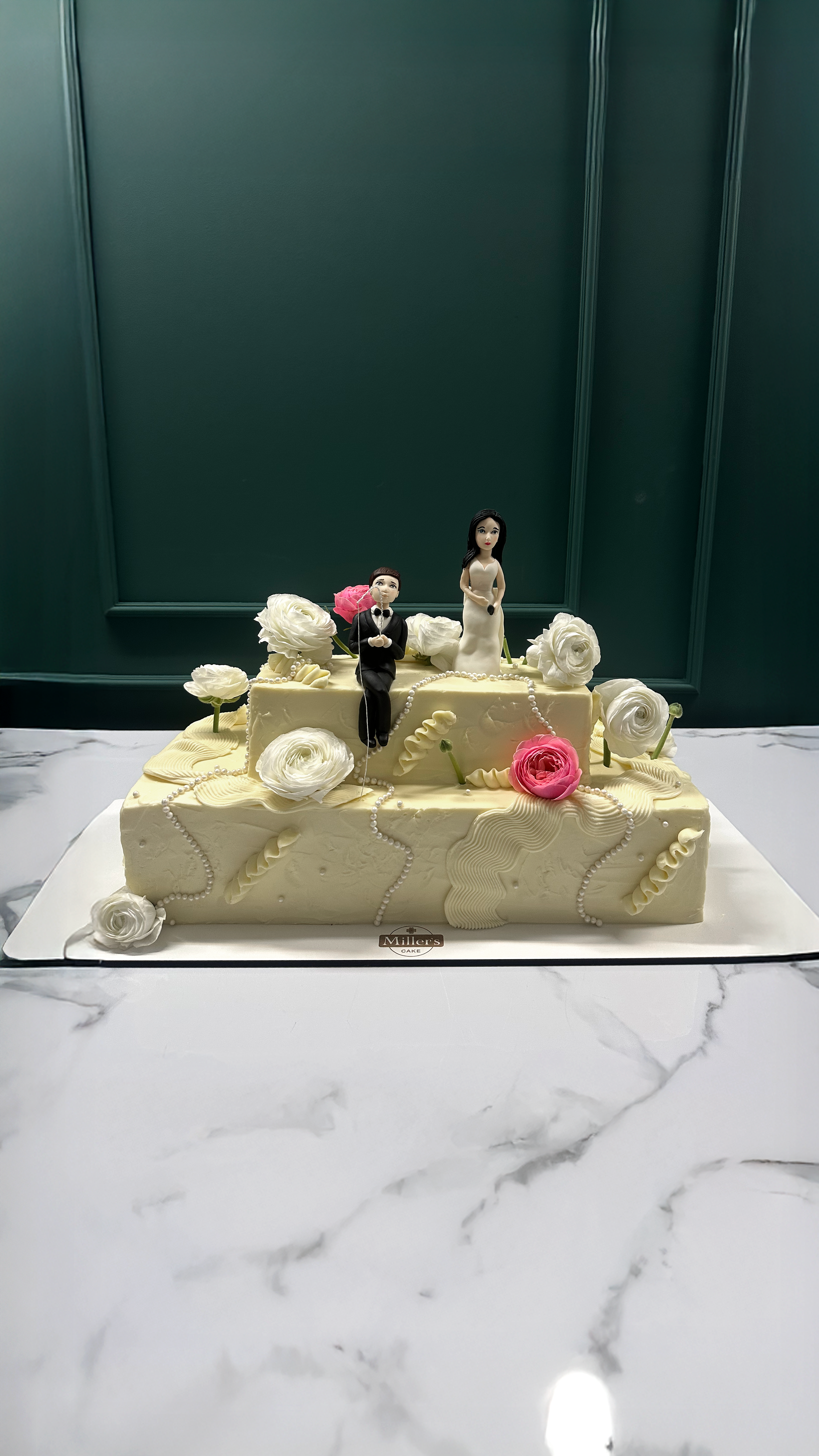 Bride & Groom Wedding Cake