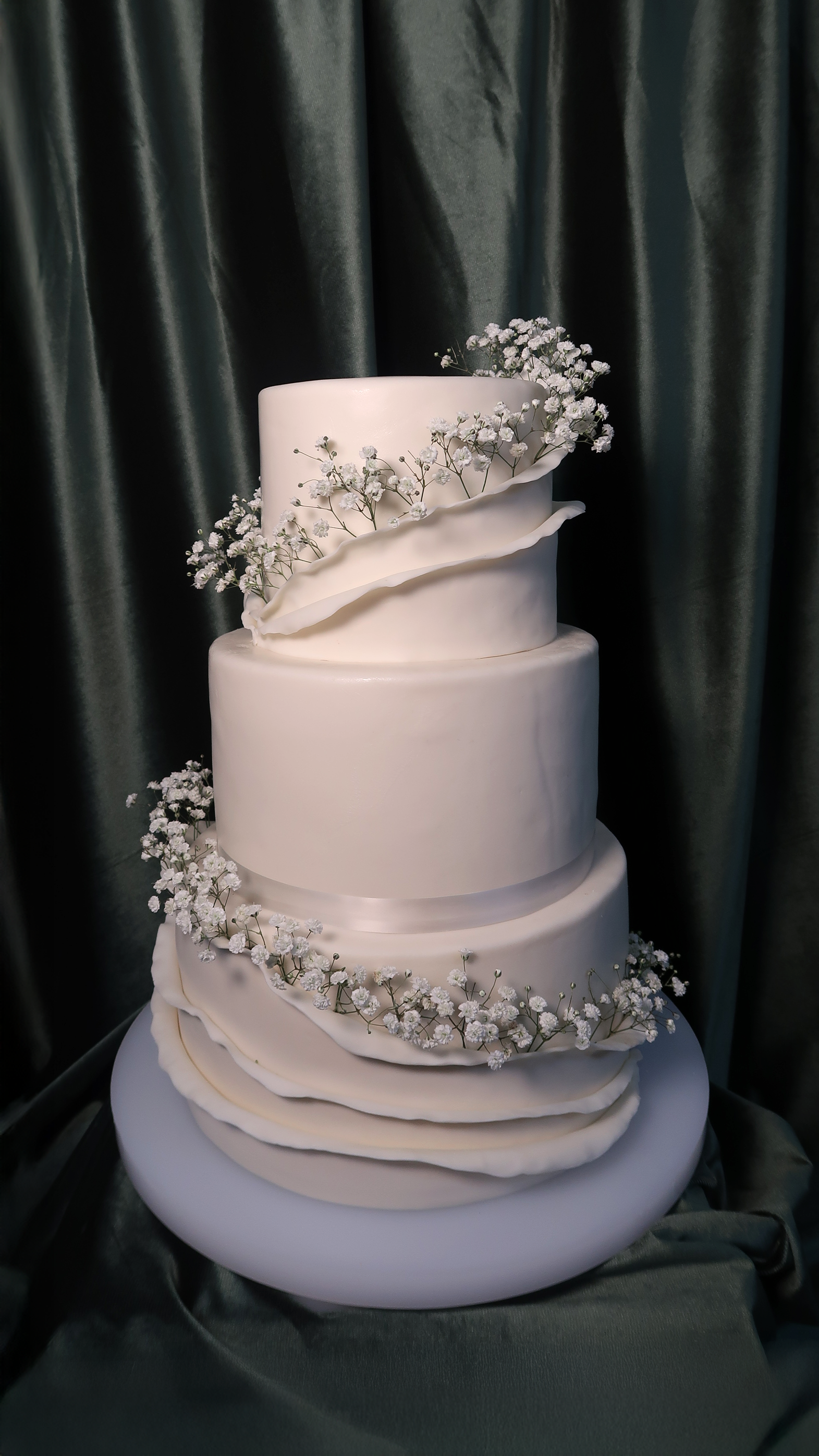 Timeless Romance with Baby’s Breath