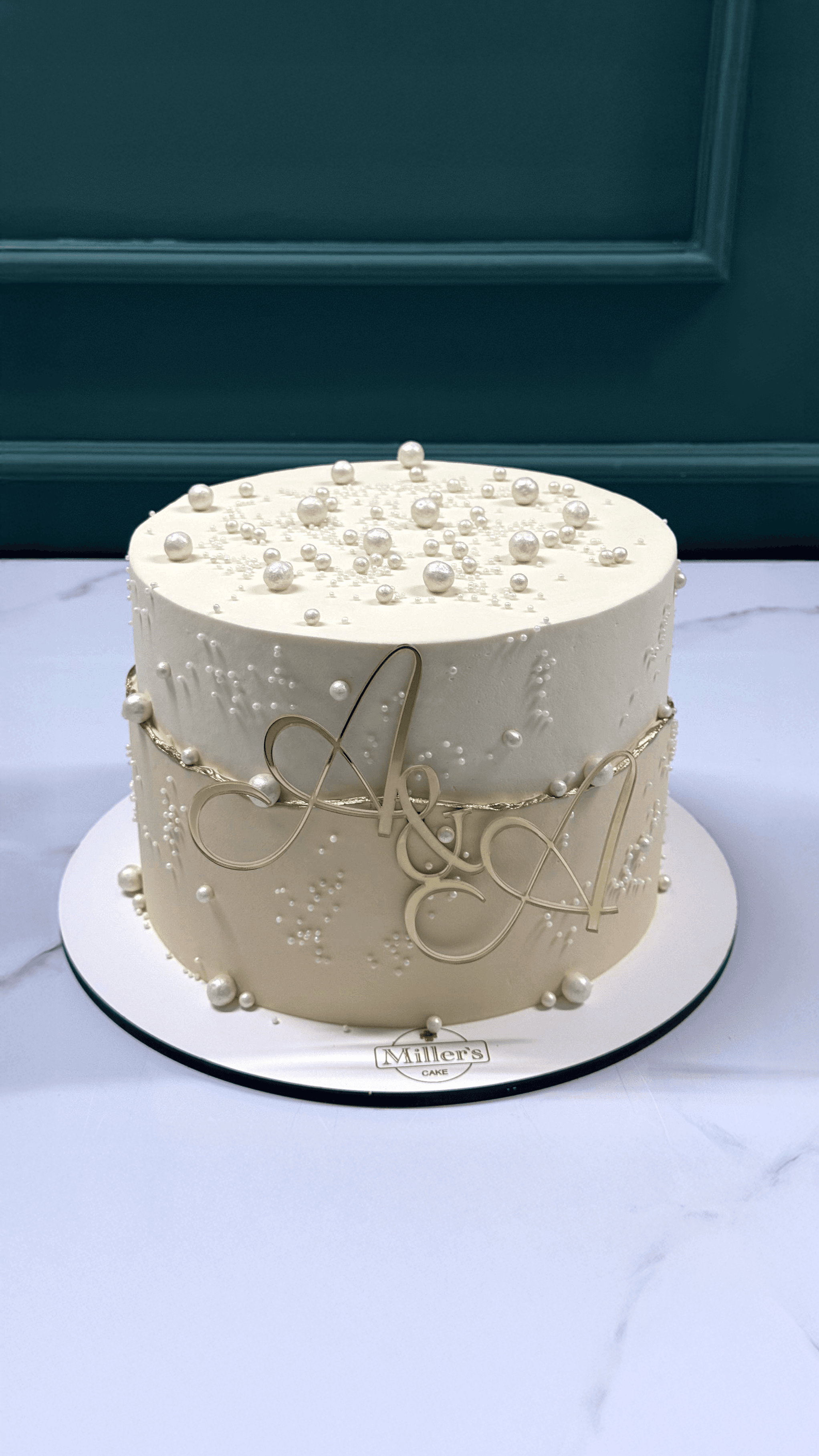 Elegant Pearl Wedding Cake 