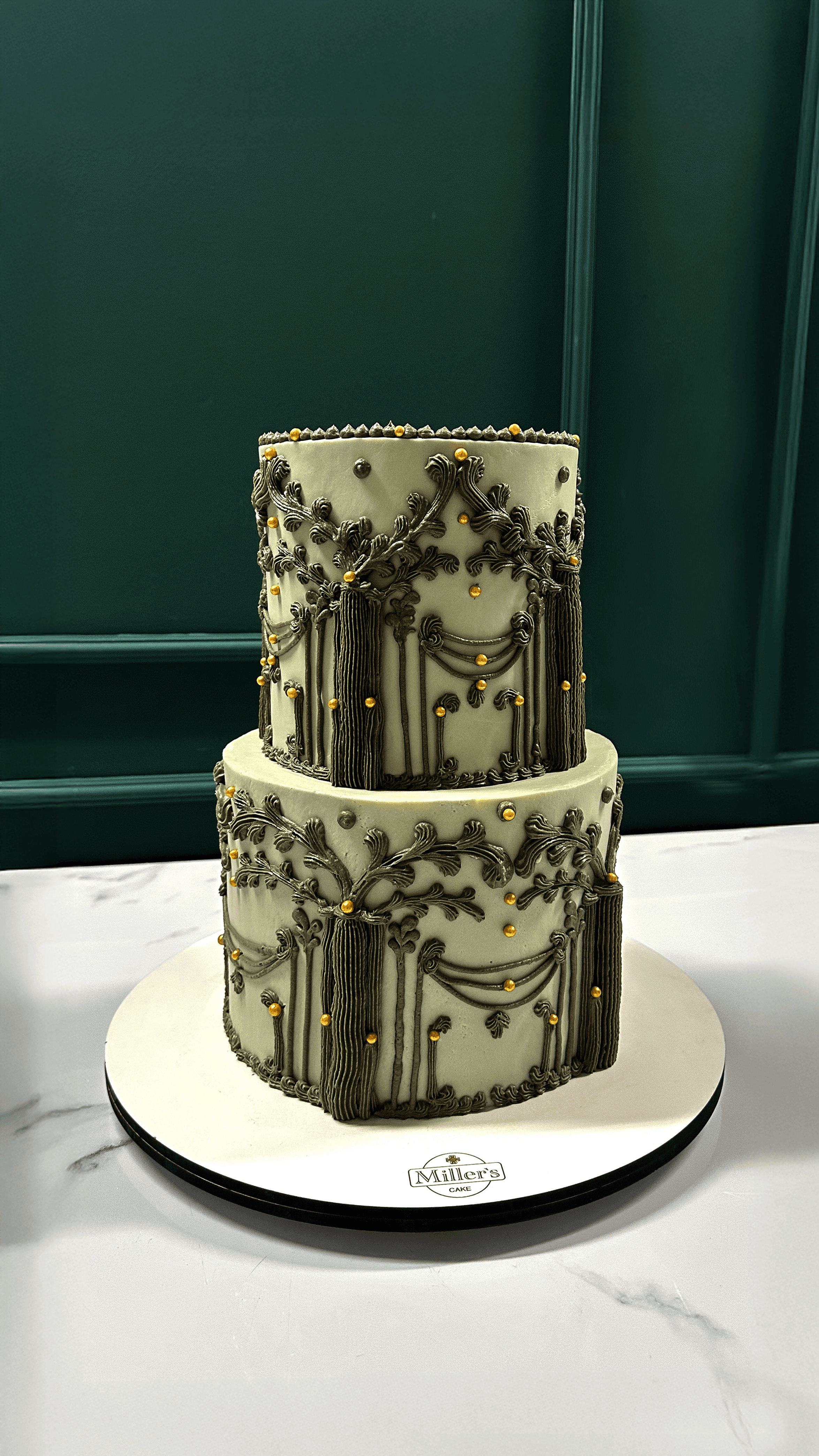 Luxury Art Deco-Inspired Cake