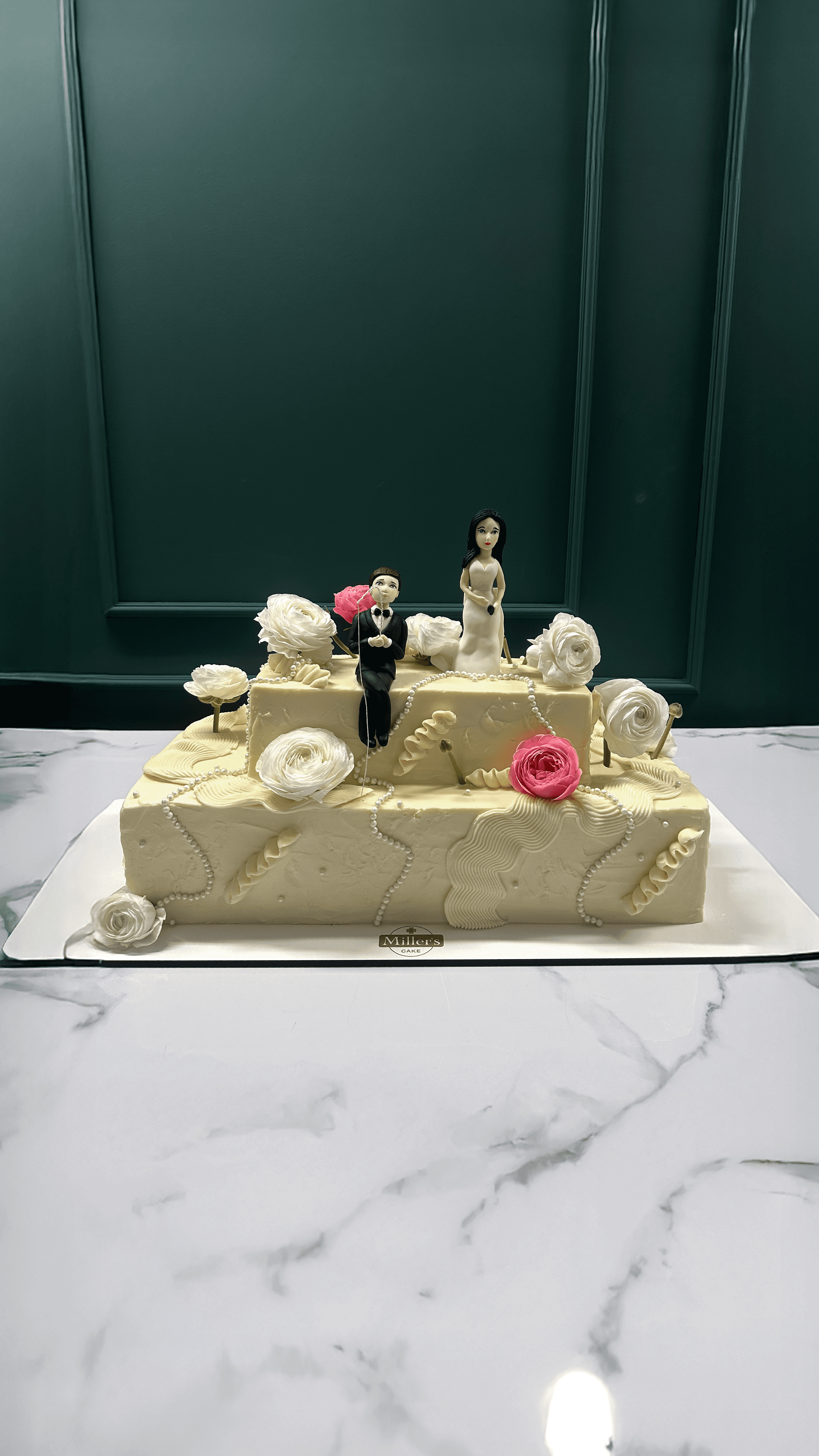 Bride & Groom Wedding Cake