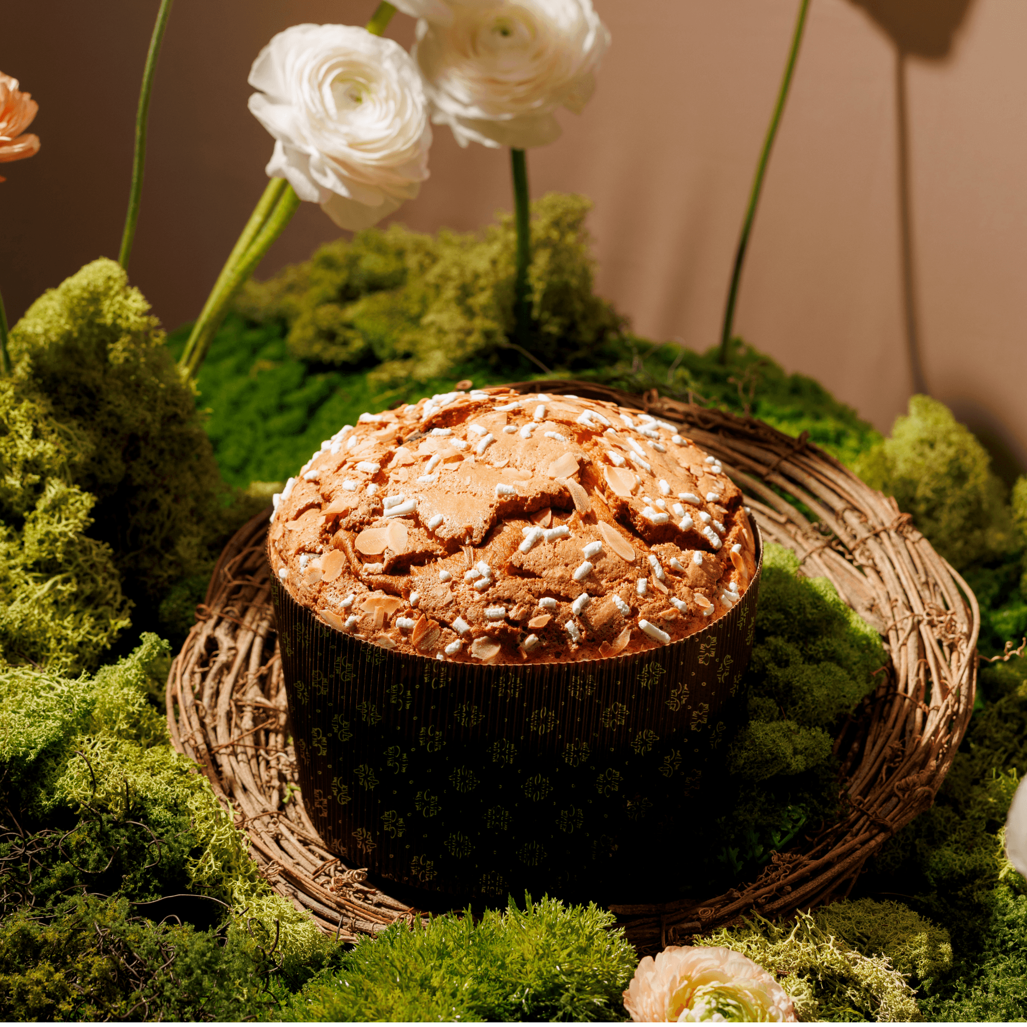 Panettone cu caise și portocală confiată