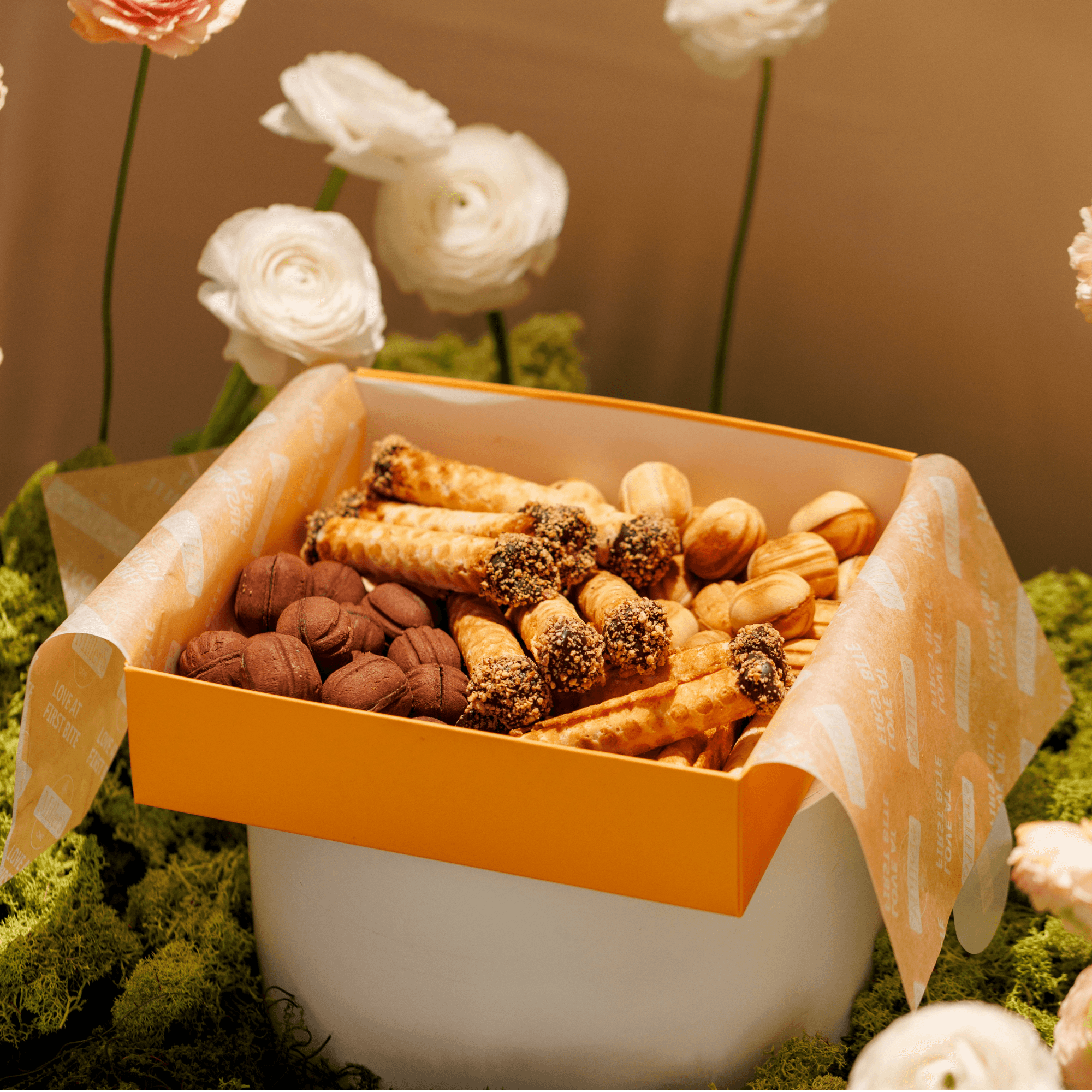 Set de nucușoare și rulouri cu cremă