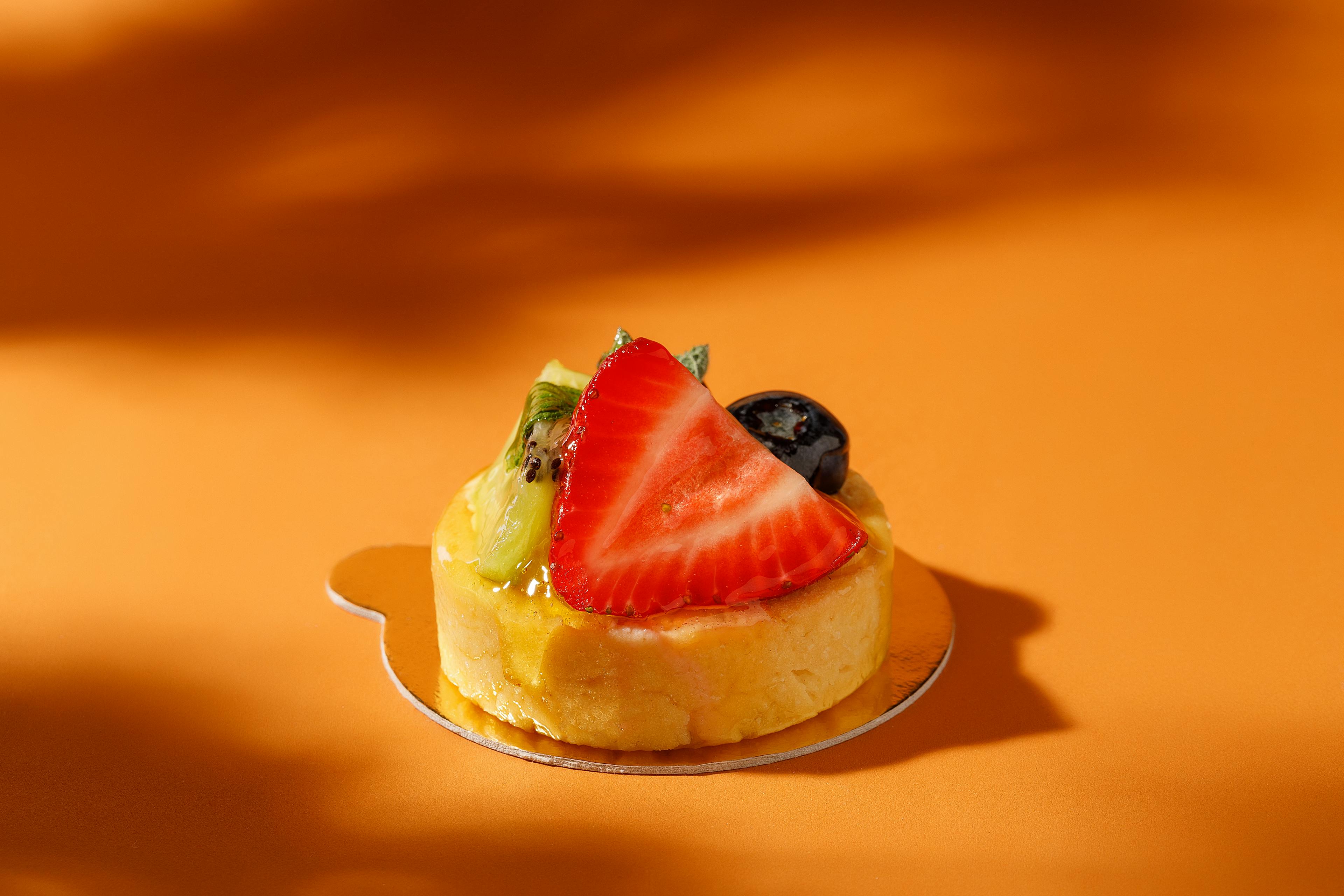 Mini Tart with fresh fruit 